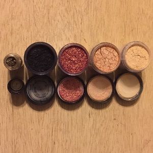 4 large size MAC PIGMENTS 1 mini